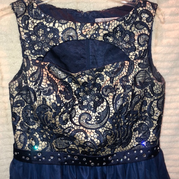 Dress - Picture 1 of 6